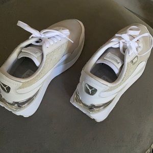 Puma size 8 white silver